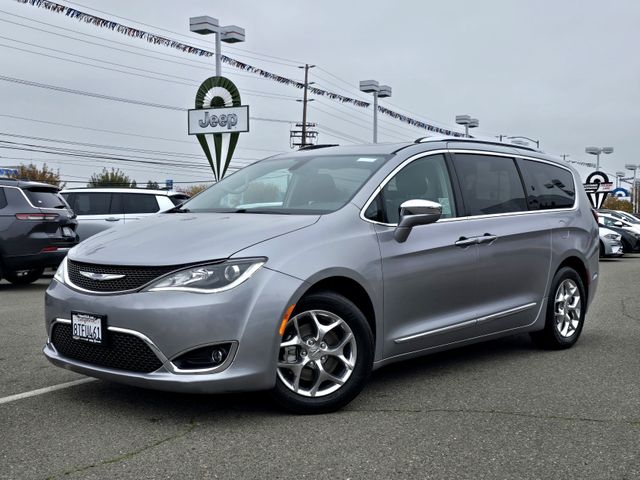 2018 Chrysler Pacifica Limited photo 3