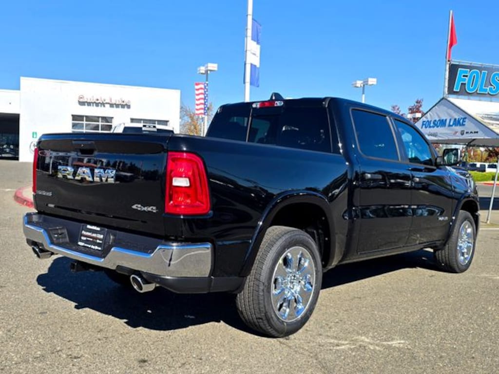 New 2026 Ram 1500 BIG HORN CREW CAB 4X4 5'7 BOX Pickup