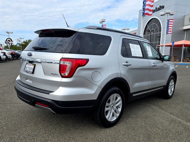 2019 Ford Explorer XLT photo 3
