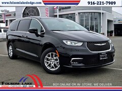 2026 Chrysler Pacifica SELECT Passenger Van