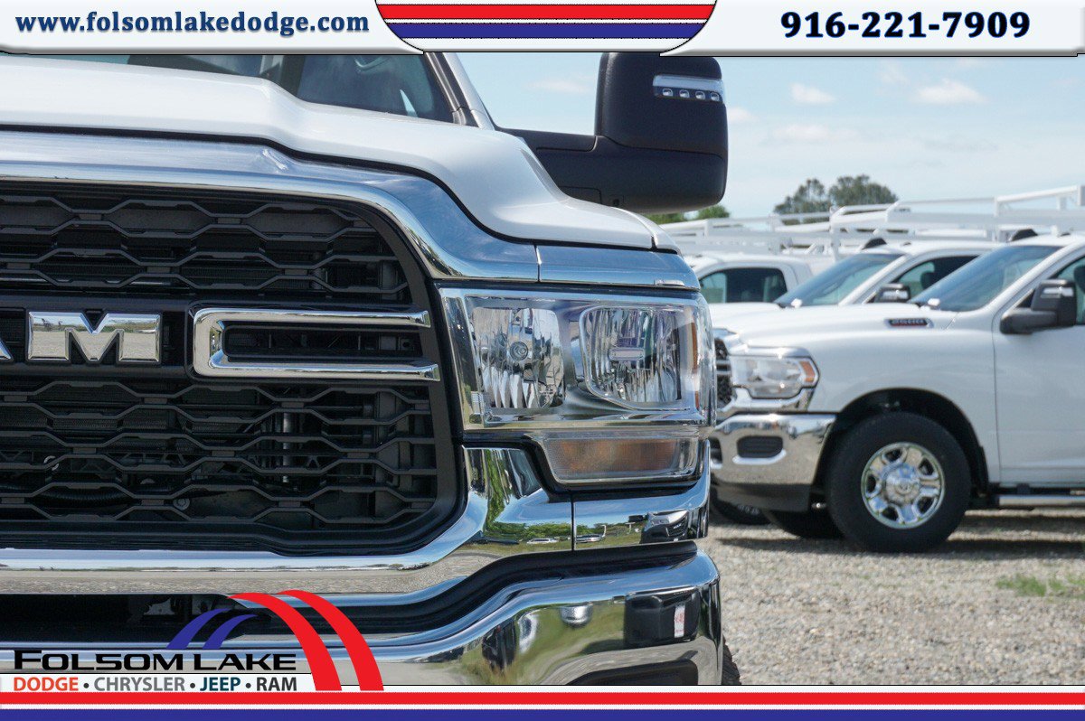 2024 Ram 2500 Tradesman photo 3