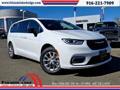 2026 Chrysler Pacifica SELECT AWD Passenger Van