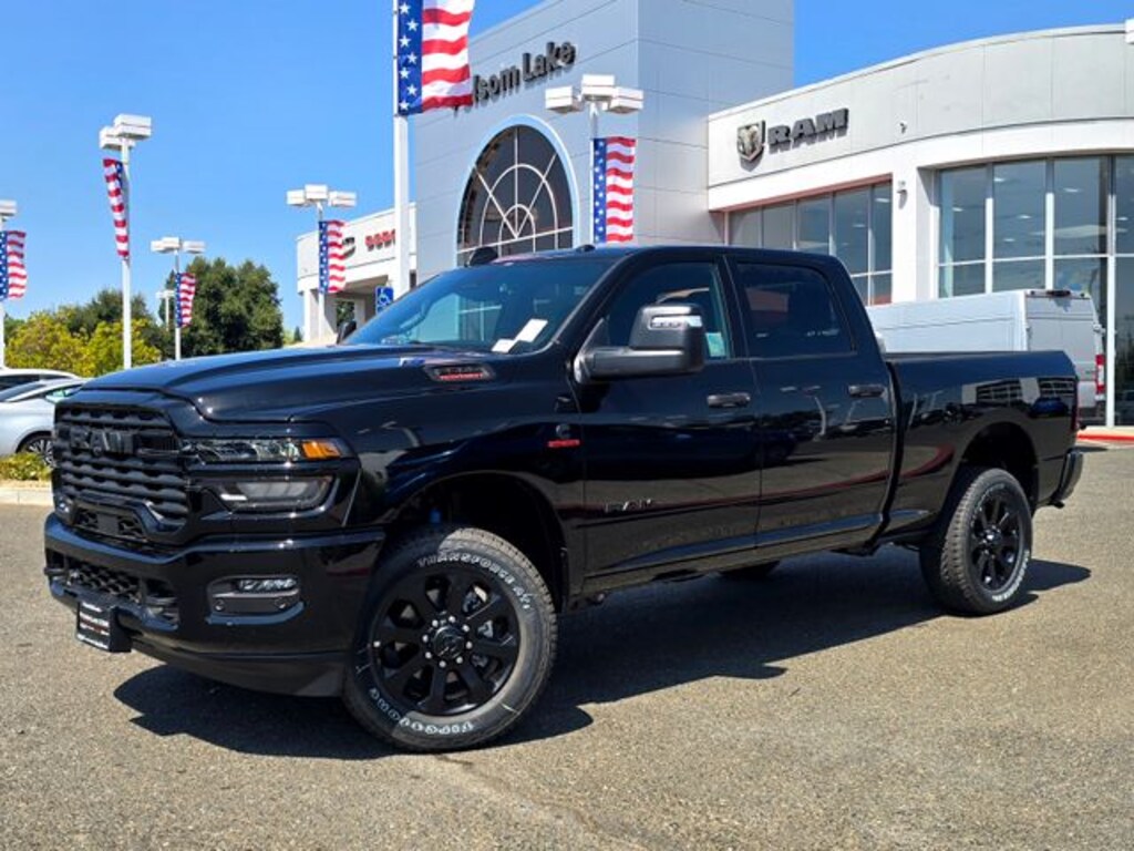 New 2026 Ram 2500 BIG HORN CREW CAB 4X4 6'4 BOX Pickup