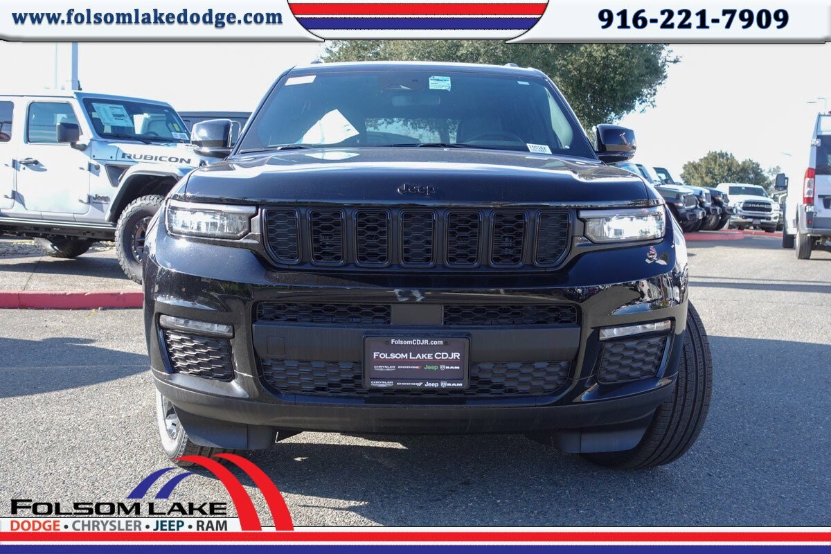 2025 Jeep Grand Cherokee Limited photo 2