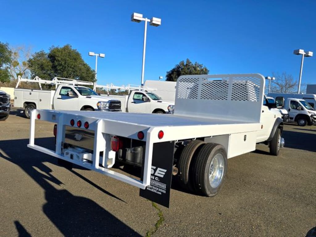New 2026 Ram 5500 Chassis Cab TRADESMAN REGULAR 4X2 84' CA Pickup
