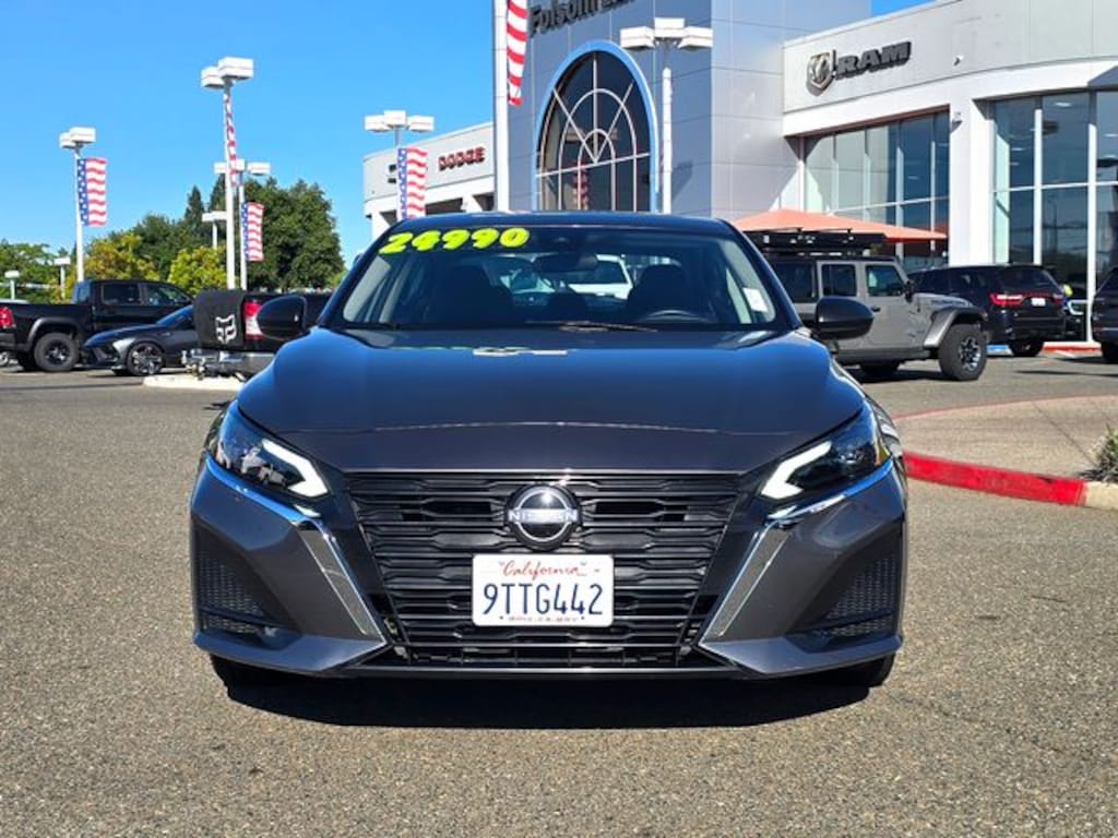 Used 2025 Nissan Altima 2.5 SV Sedan