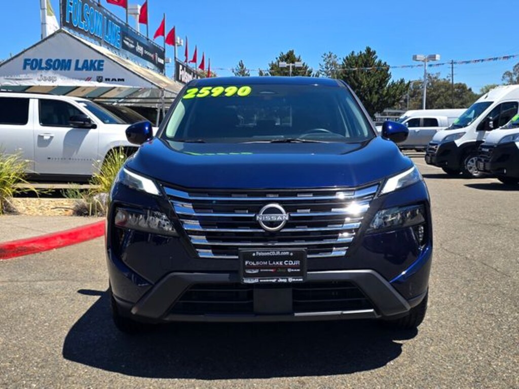 Used 2025 Nissan Rogue SV SUV