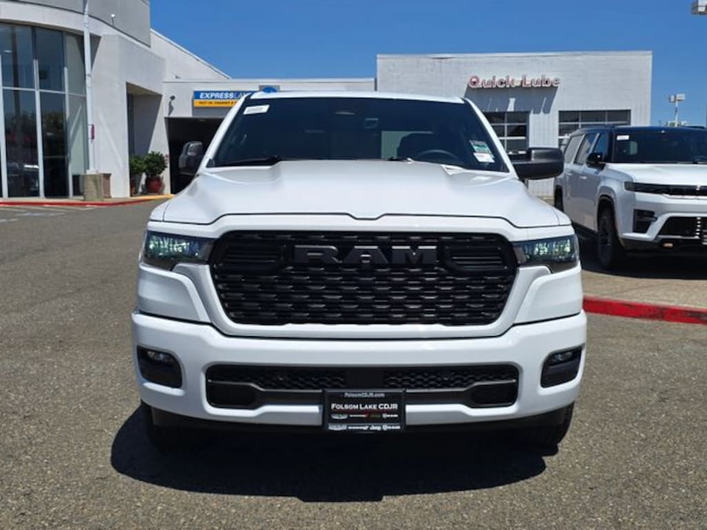 New 2026 Ram 1500 EXPRESS CREW CAB 4X4 6'4 BOX Pickup