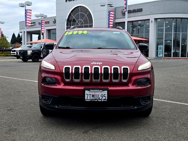 2016 Jeep Cherokee Sport photo 2