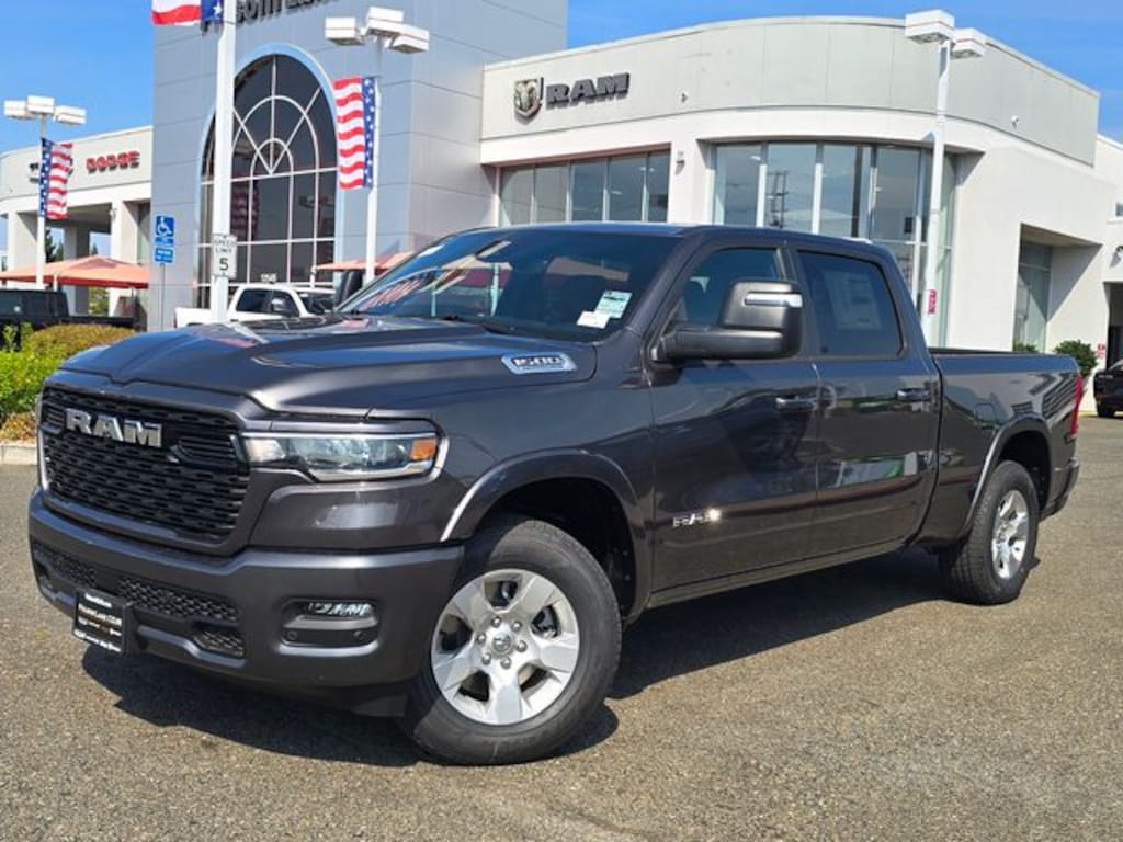 New 2026 Ram 1500 BIG HORN CREW CAB 4X4 6'4 BOX Pickup
