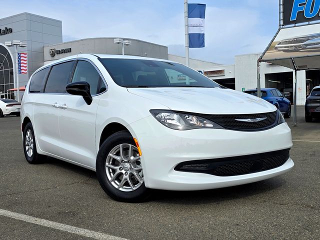 2025 Chrysler Voyager