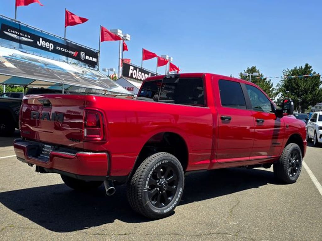 New 2026 Ram 2500 BIG HORN CREW CAB 4X4 6'4 BOX Pickup