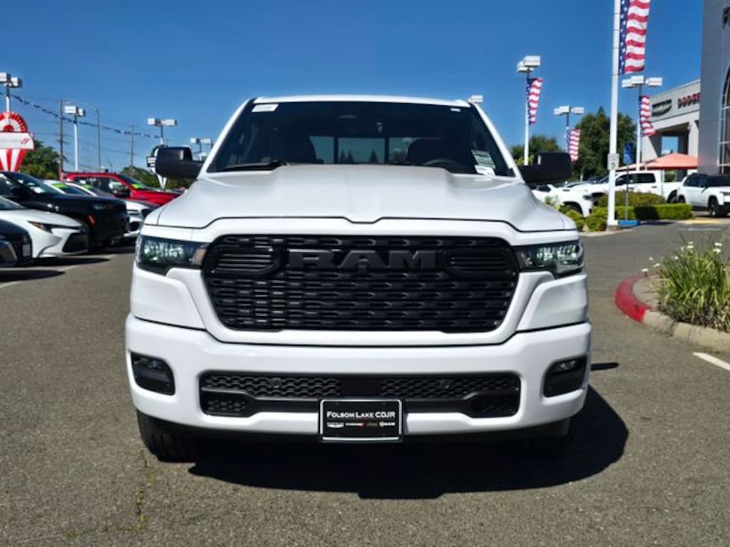 New 2026 Ram 1500 EXPRESS CREW CAB 4X4 6'4 BOX Pickup