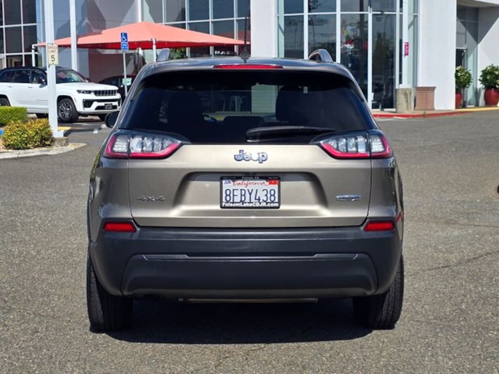 Used 2019 Jeep Cherokee Latitude SUV