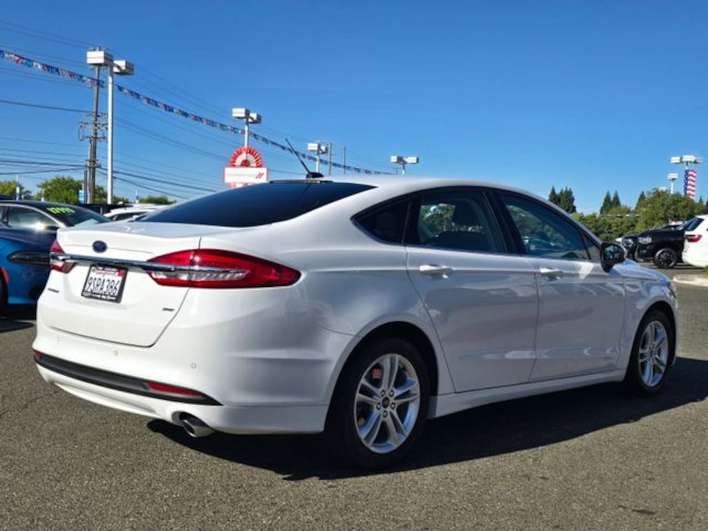 Used 2018 Ford Fusion SE Sedan