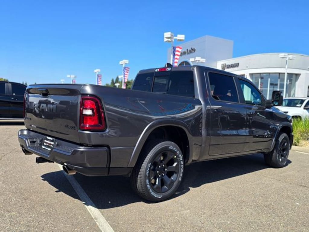New 2026 Ram 1500 BIG HORN CREW CAB 4X4 5'7 BOX Pickup