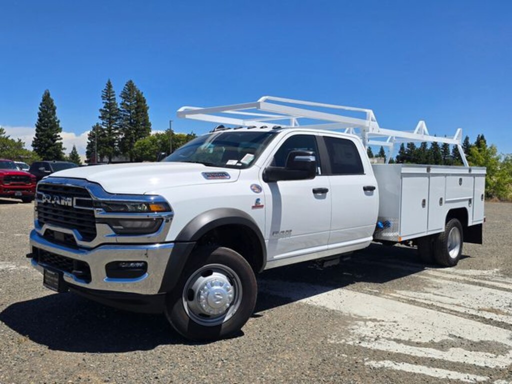 New 2026 Ram 5500 BIG HORN CHASSIS CREW CAB 4X4 84' CA Pickup