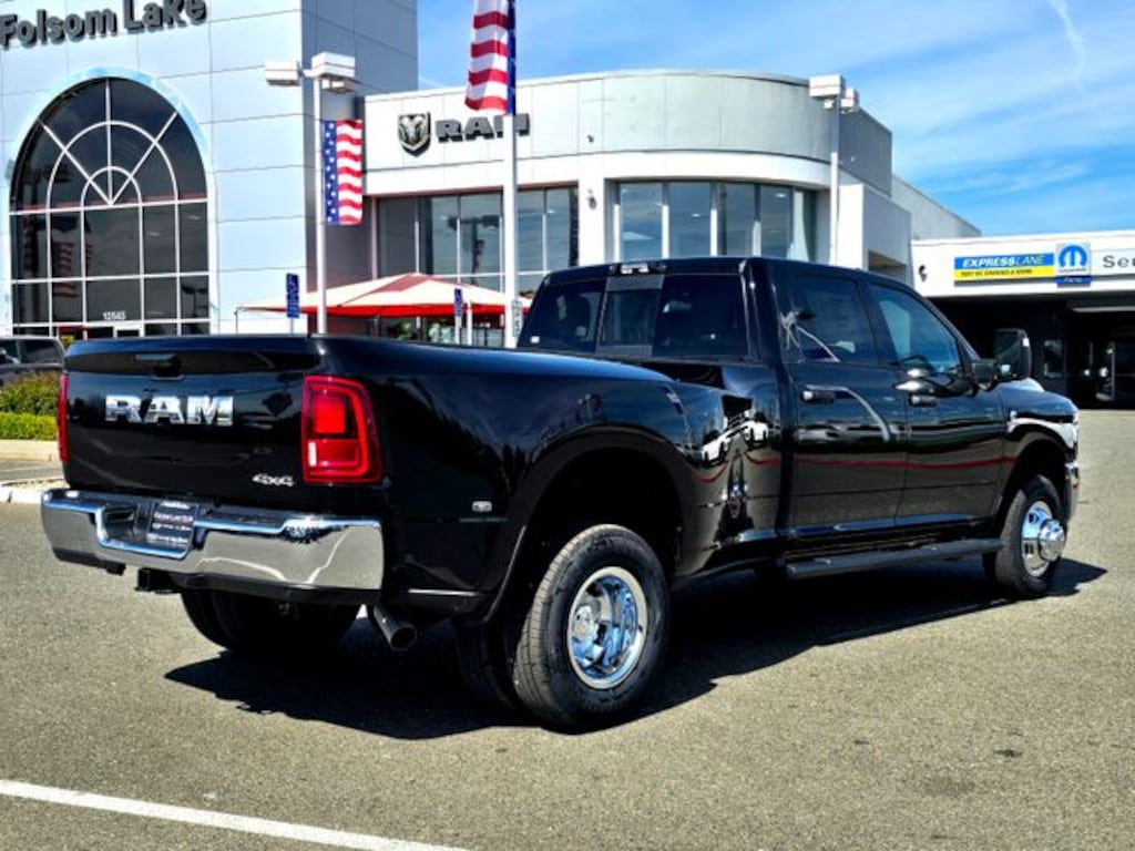New 2026 Ram 3500 TRADESMAN CREW CAB 4X4 8' BOX Pickup