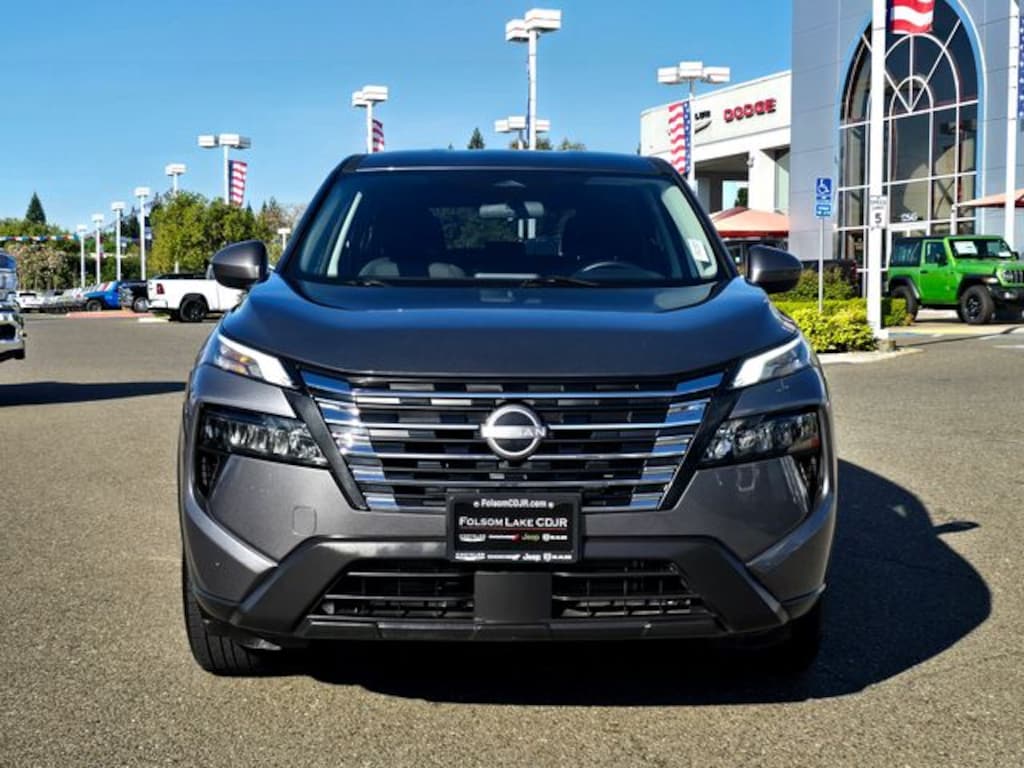 Used 2024 Nissan Rogue SV SUV