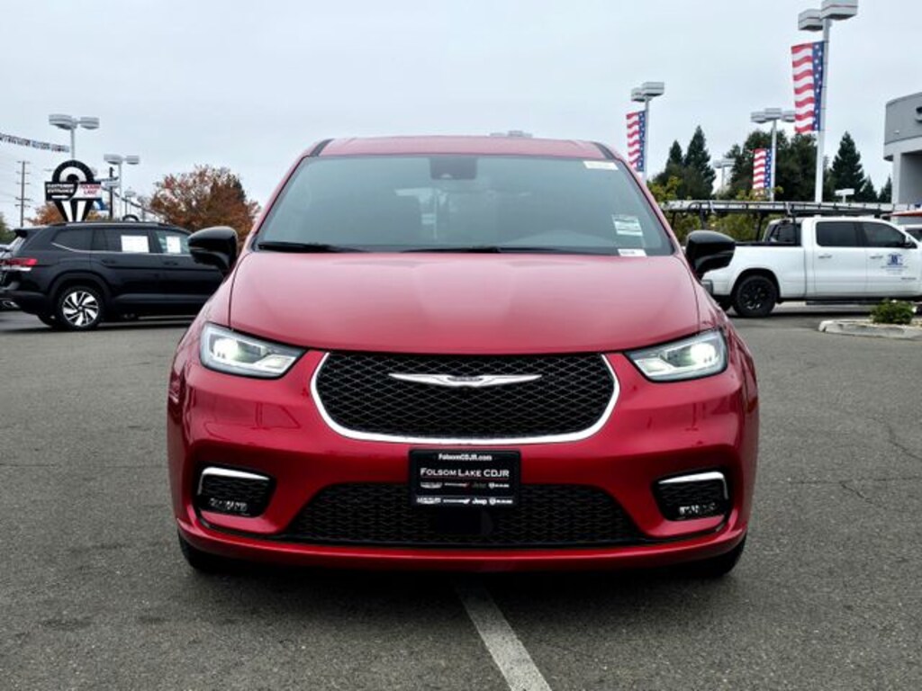 New 2026 Chrysler Pacifica SELECT Passenger Van