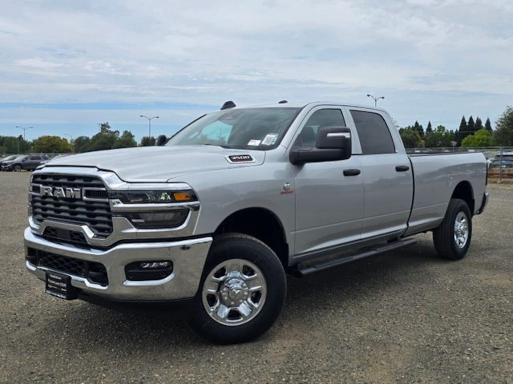 New 2026 Ram 3500 TRADESMAN CREW CAB 4X4 8' BOX Pickup