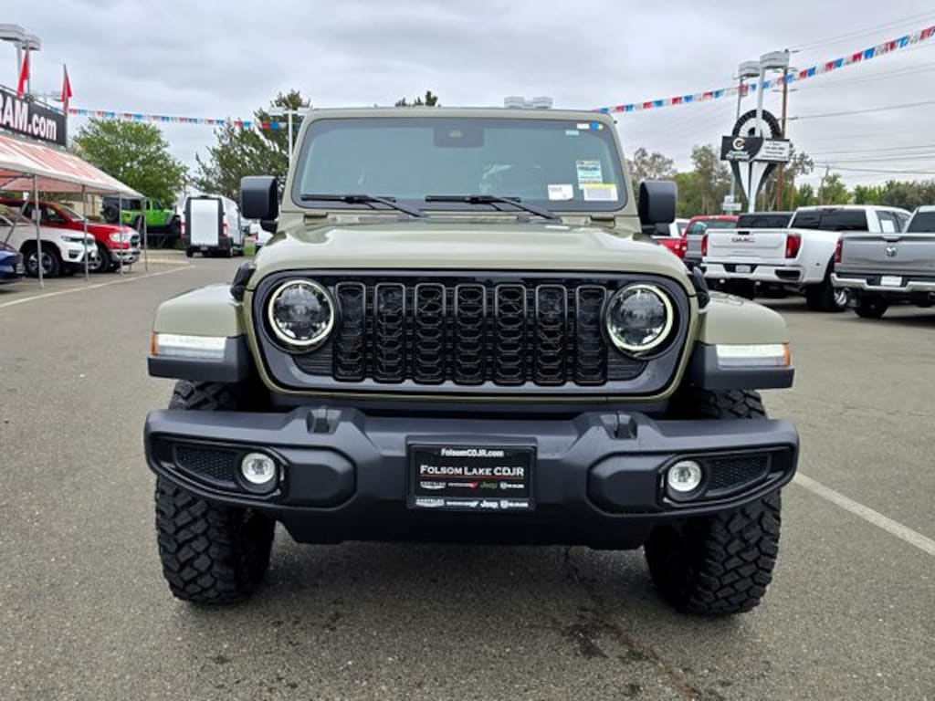 New 2025 Jeep Gladiator WILLYS 4X4 Pickup