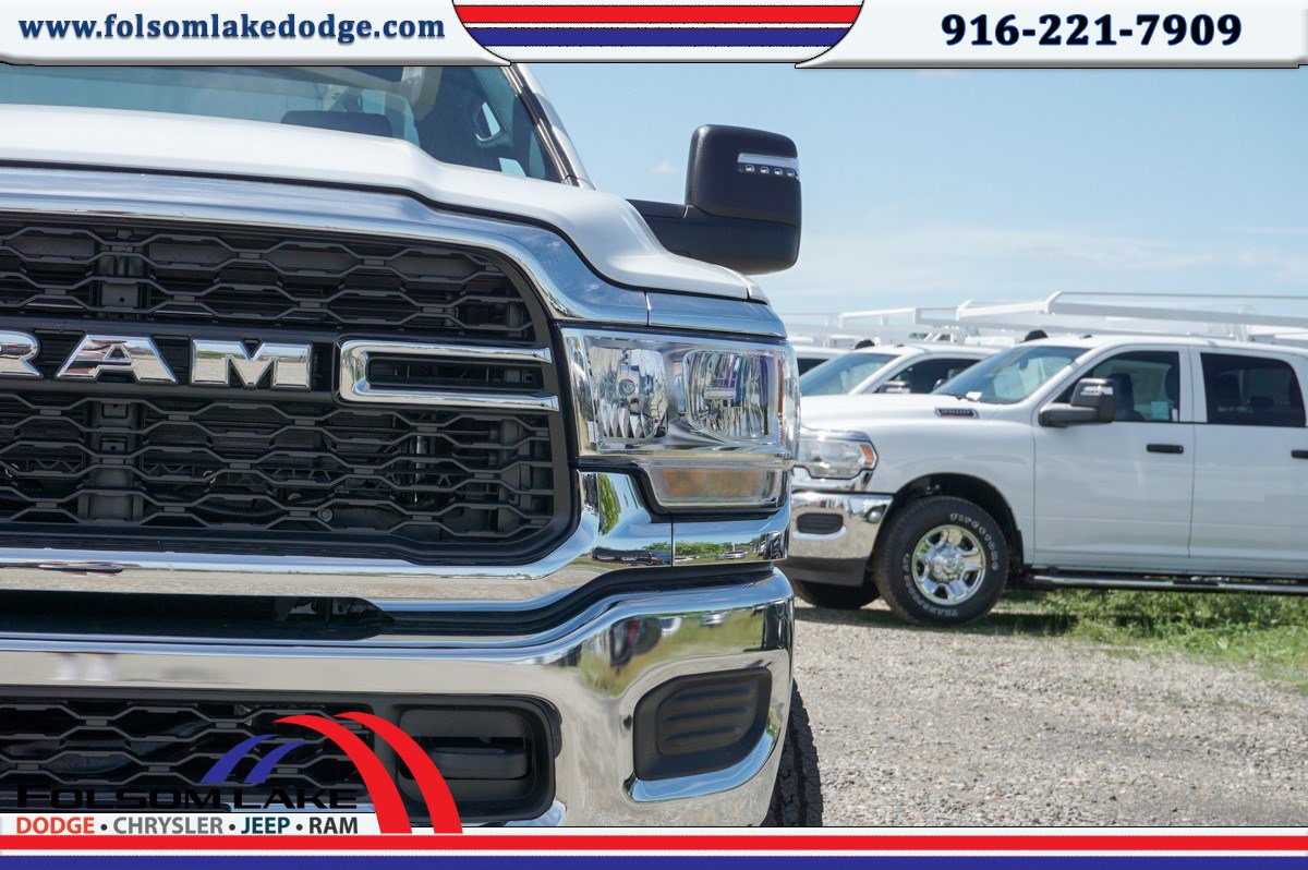 2024 Ram 2500 Tradesman photo 3