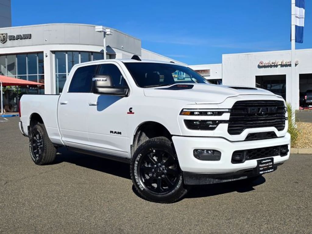 New 2026 Ram 2500 LARAMIE CREW CAB 4X4 6'4 BOX Pickup