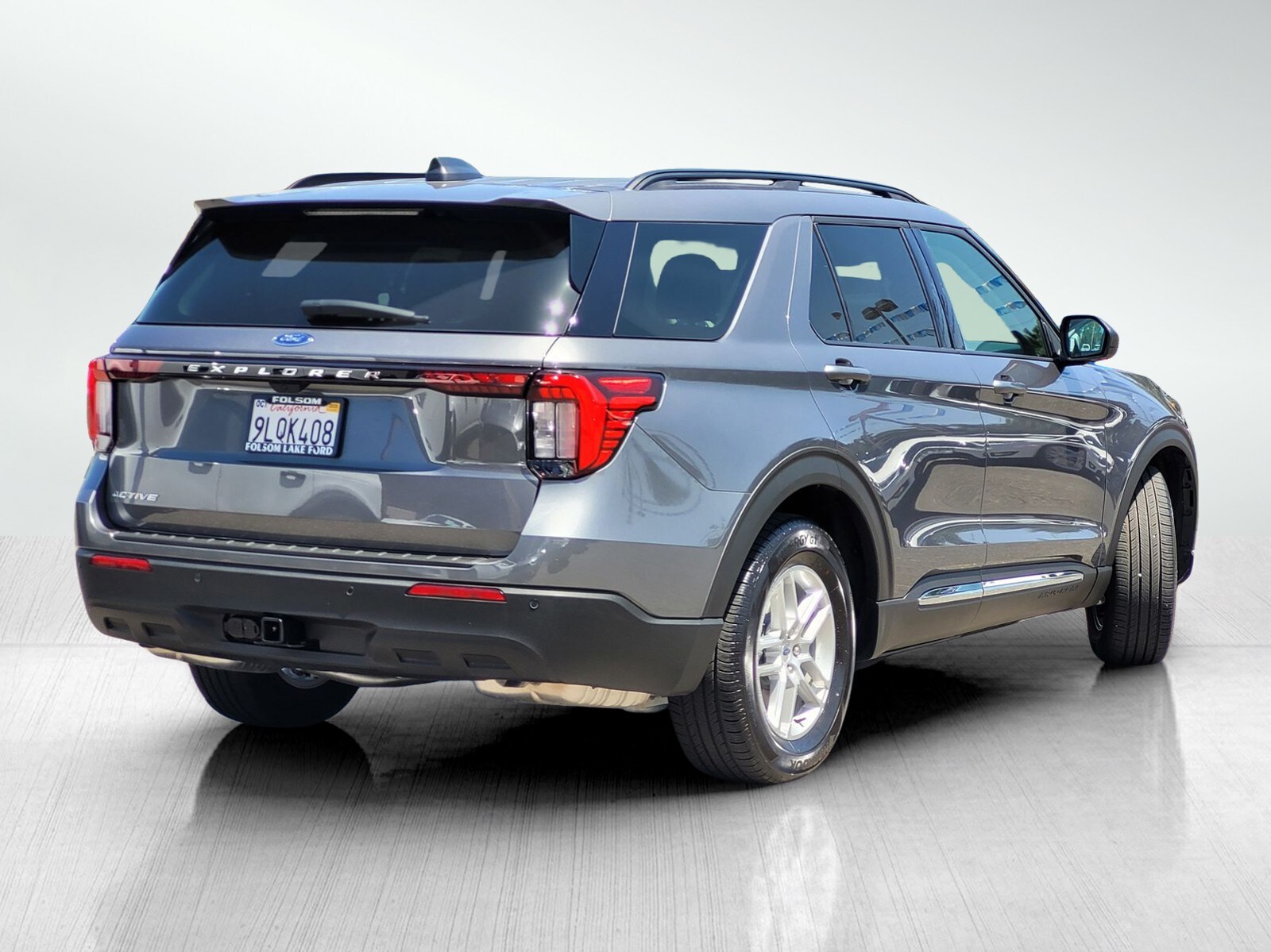 2025 Ford Explorer photo 4