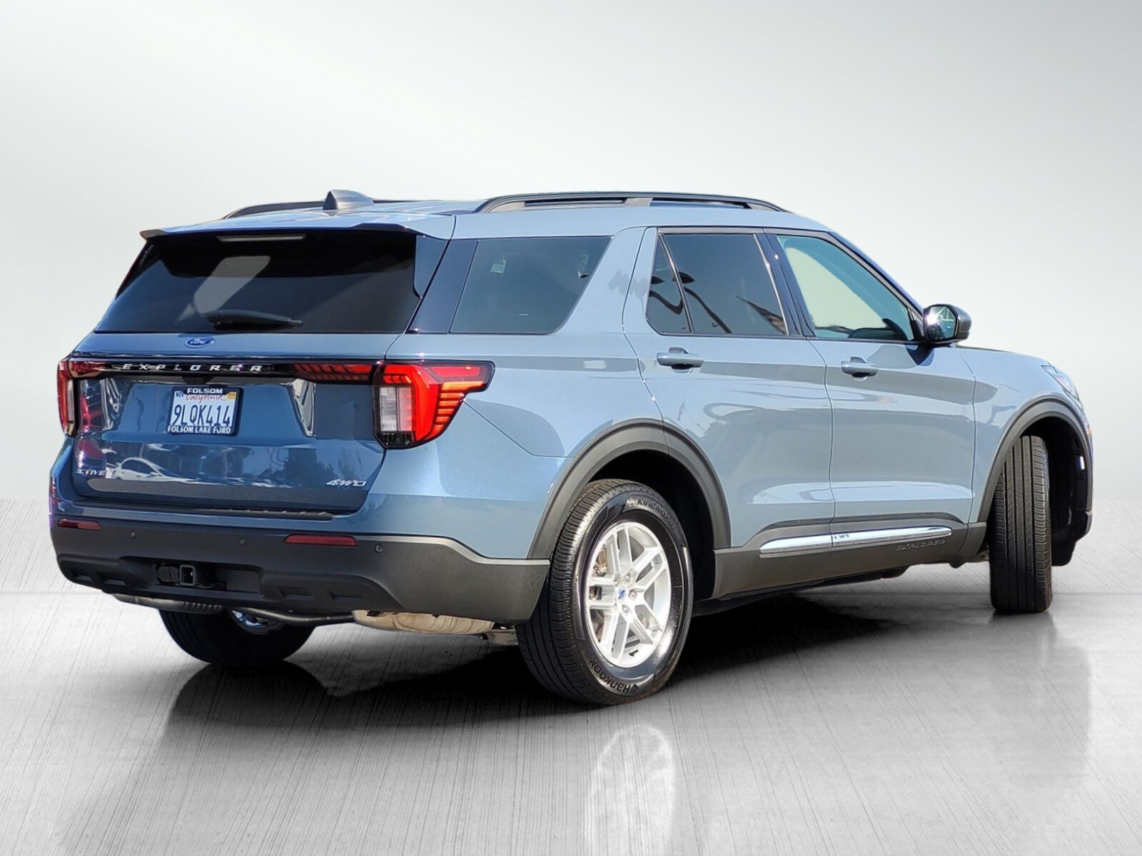 2025 Ford Explorer photo 4