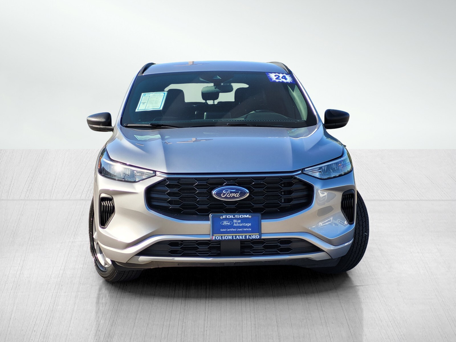 2024 Ford Escape ST-Line photo 2