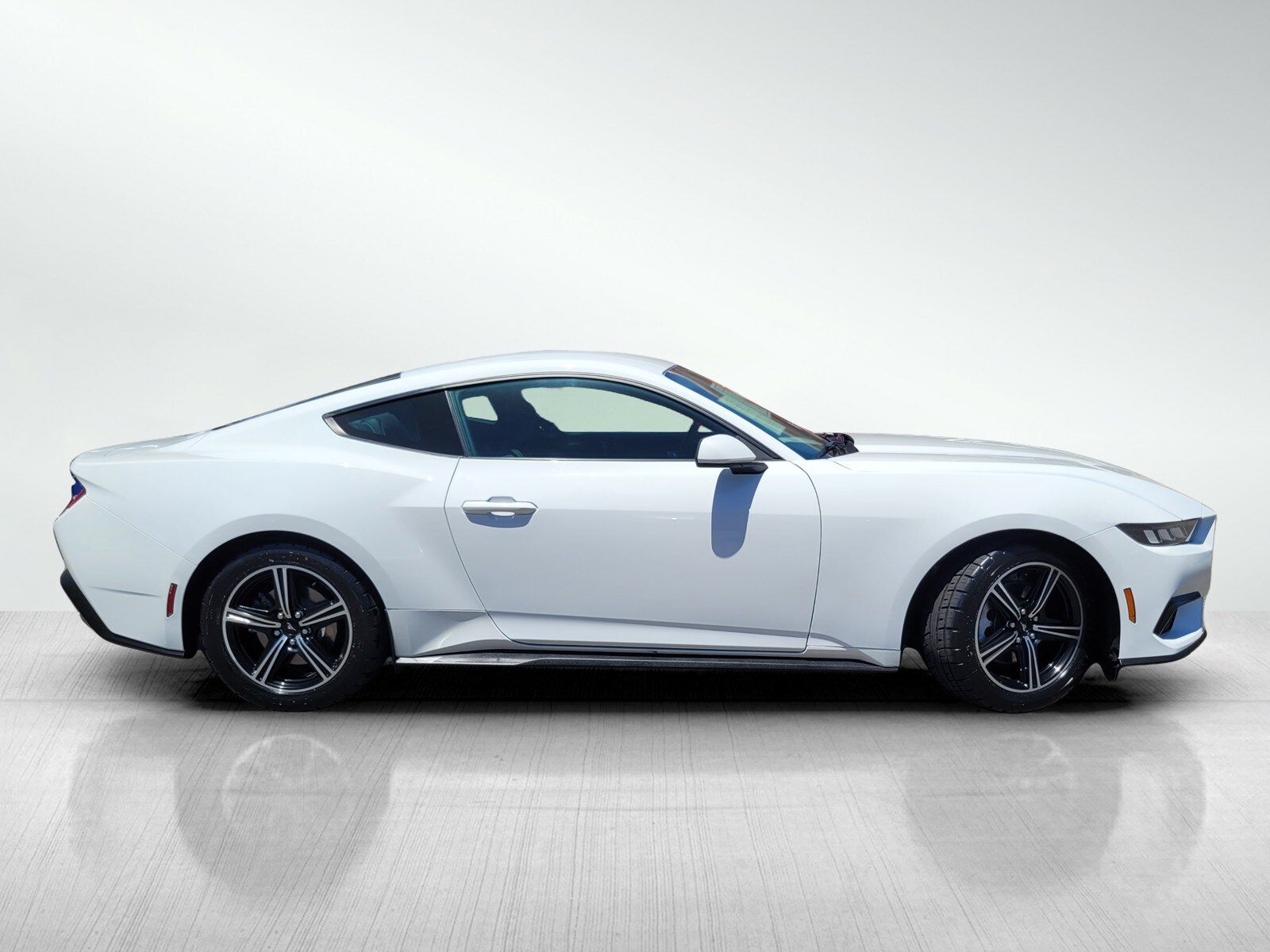 2024 Ford Mustang EcoBoost photo 3