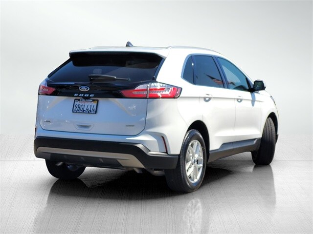 2022 Ford Edge SEL photo 4