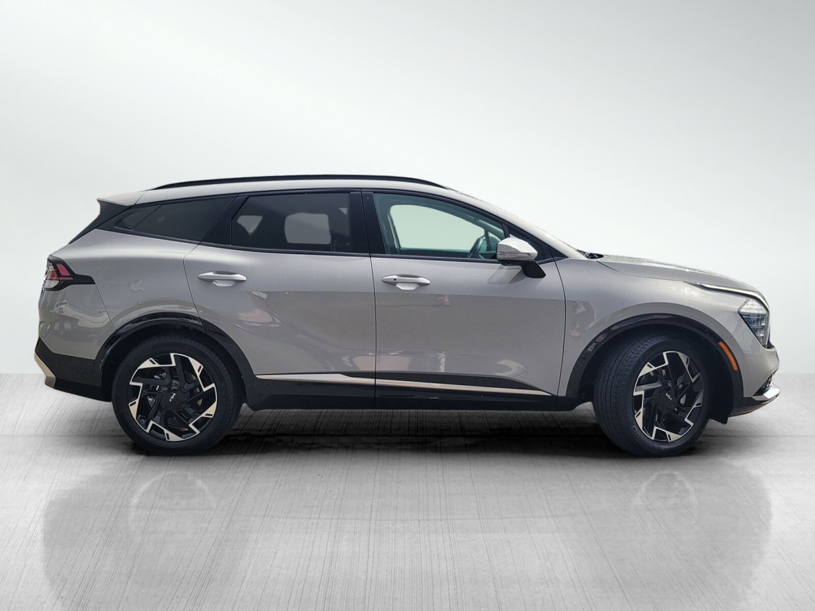 2023 Kia Sportage photo 3