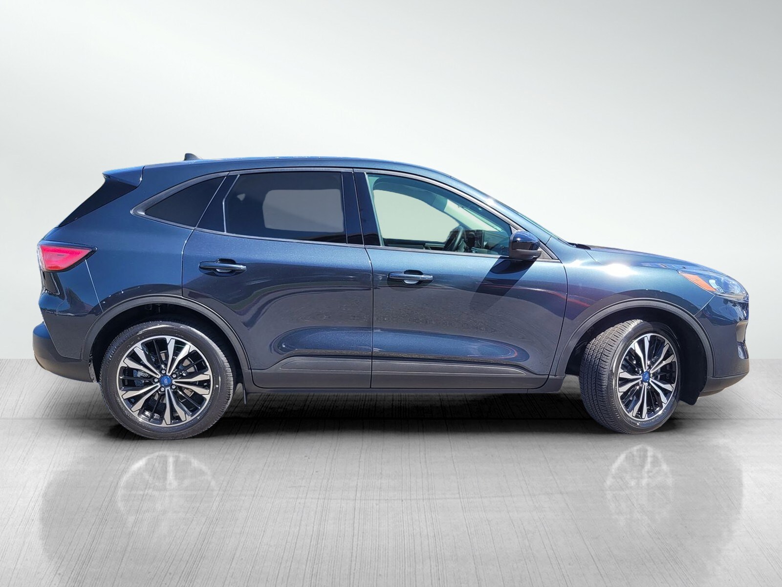 2022 Ford Escape SE photo 3