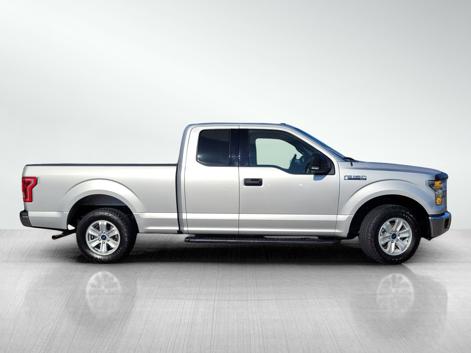 2016 Ford F-150 XLT photo 3
