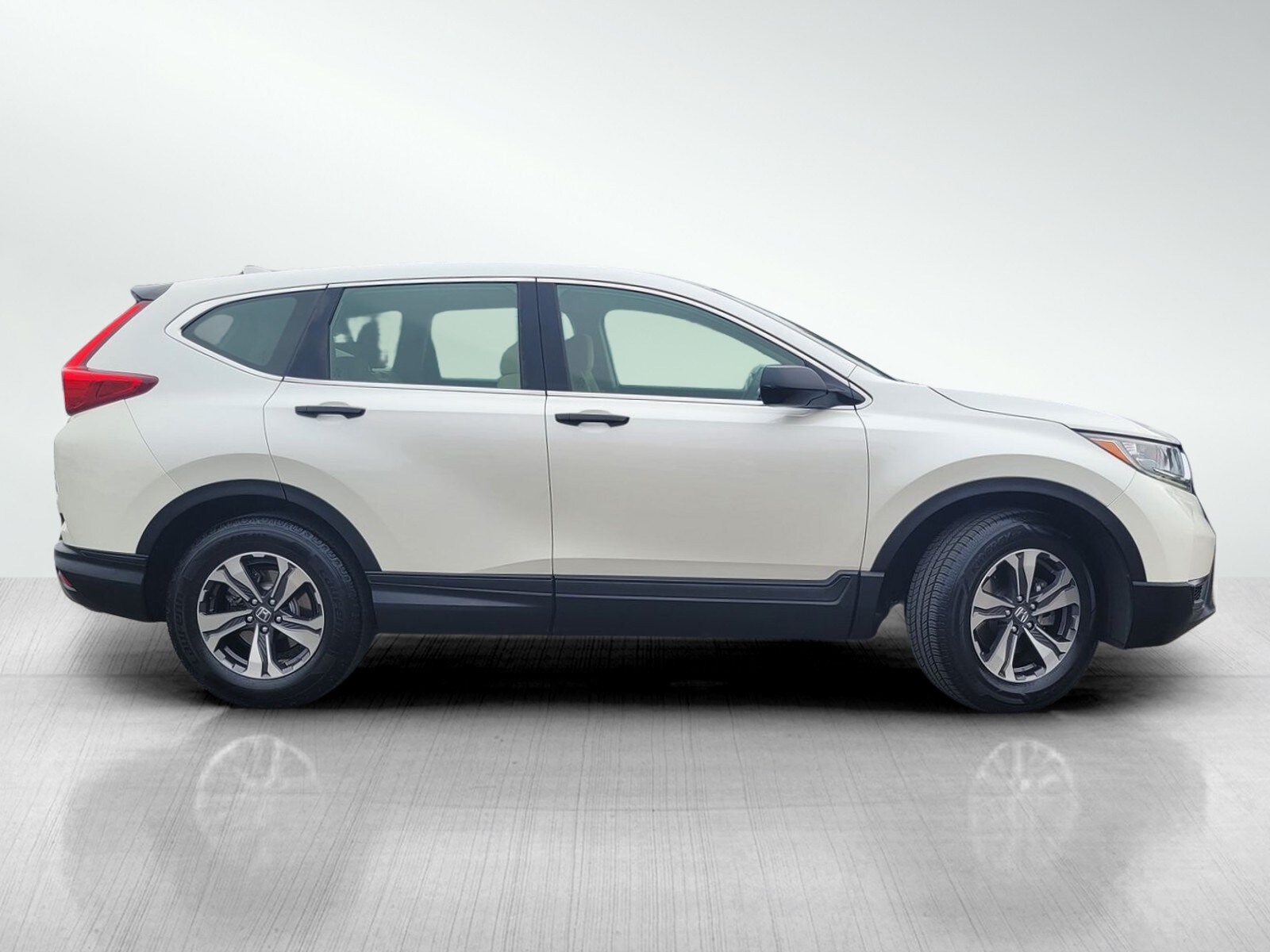 2018 Honda CR-V LX photo 3