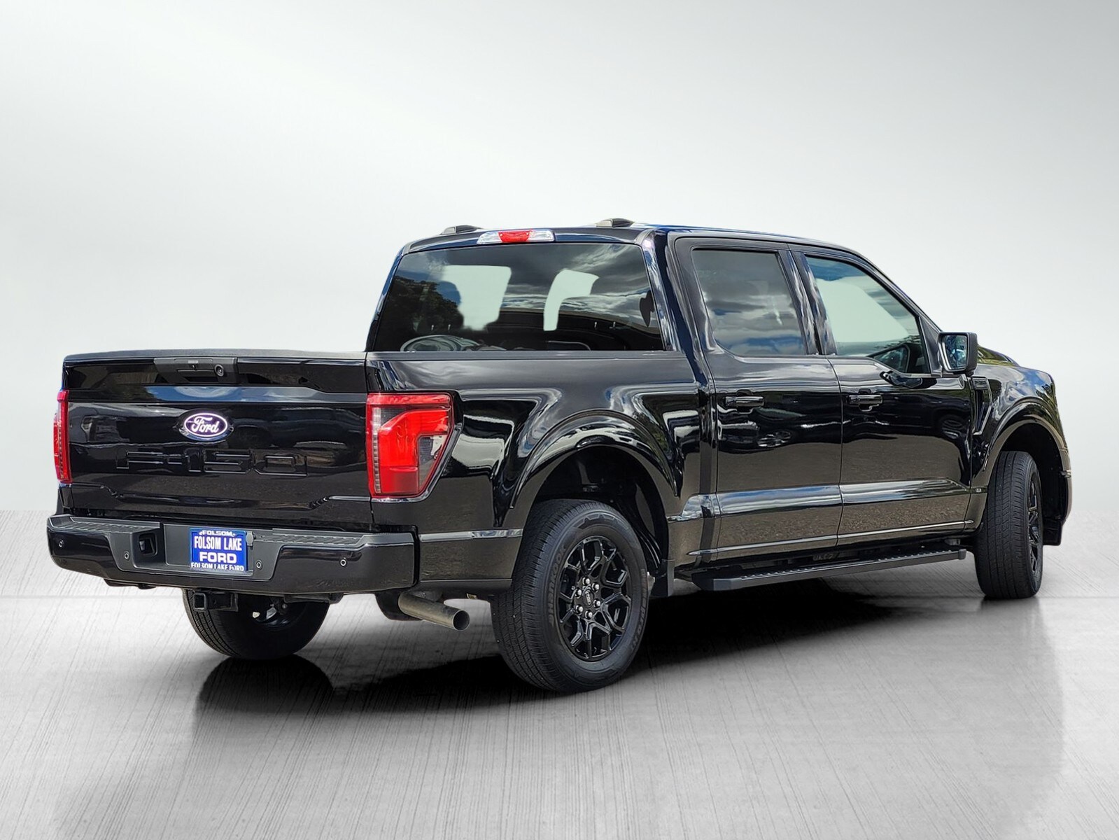 2024 Ford F-150 XLT photo 2