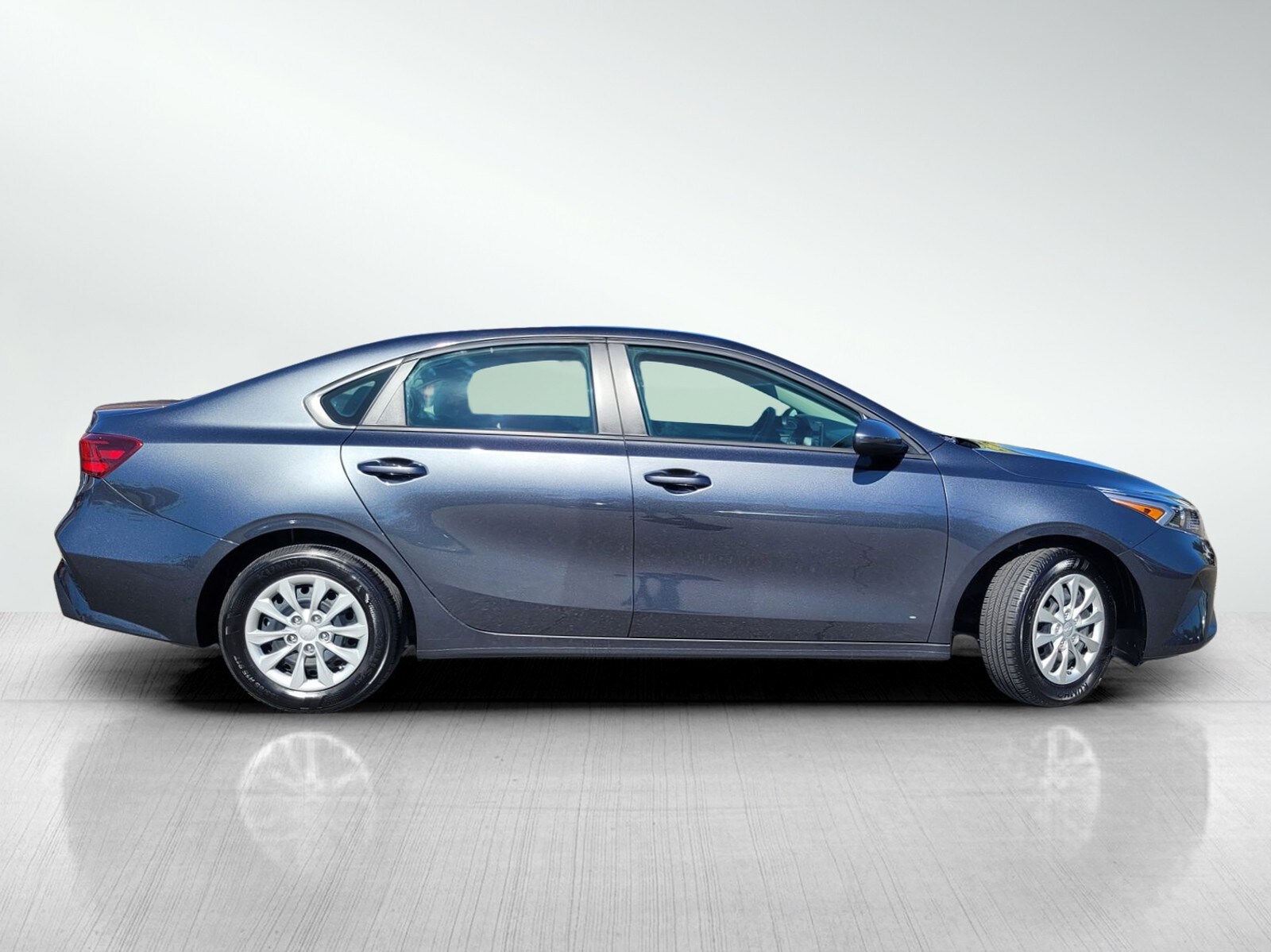 2024 Kia Forte LX photo 3