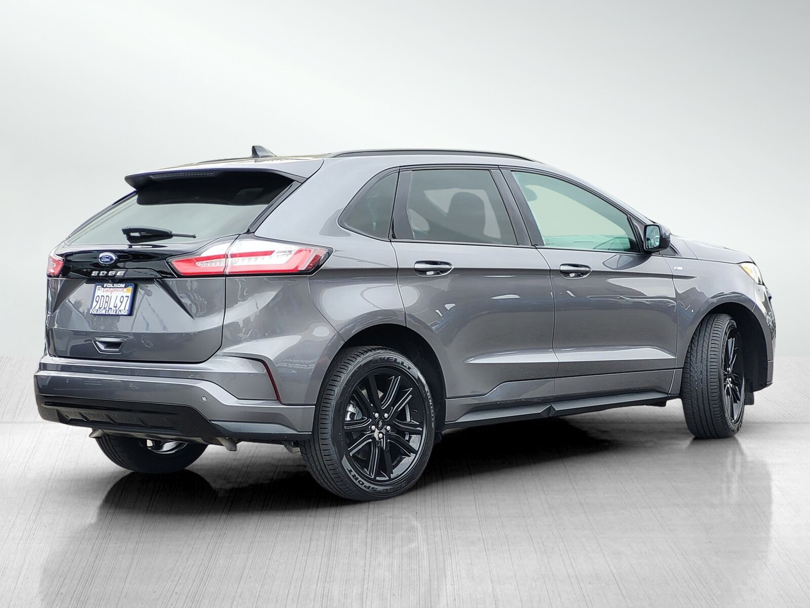 2022 Ford Edge ST photo 3