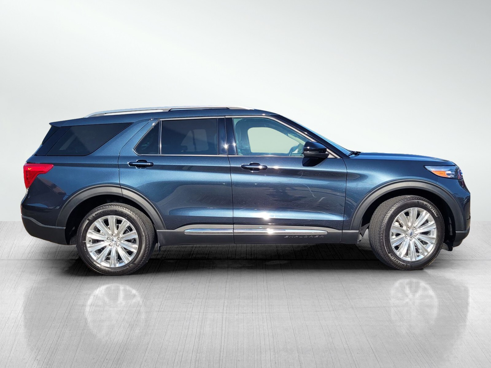 2022 Ford Explorer Limited photo 3
