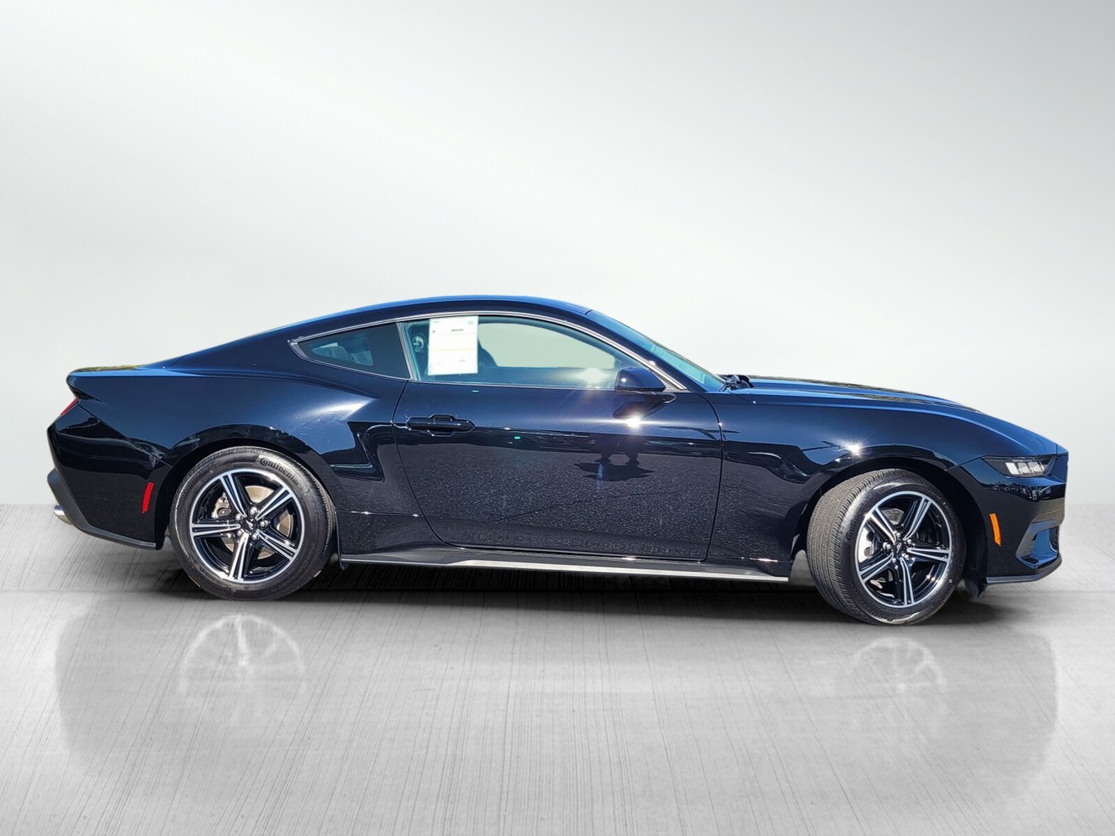 2024 Ford Mustang EcoBoost photo 3