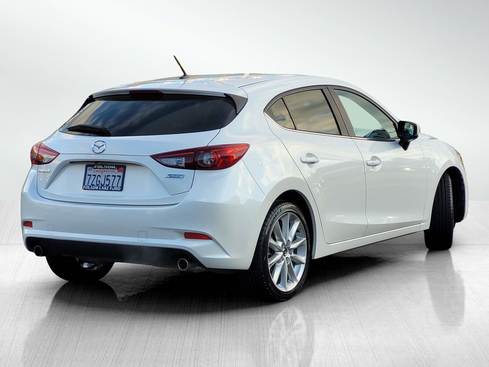 2017 Mazda Mazda3 Touring 2.5 Hatchback photo 4