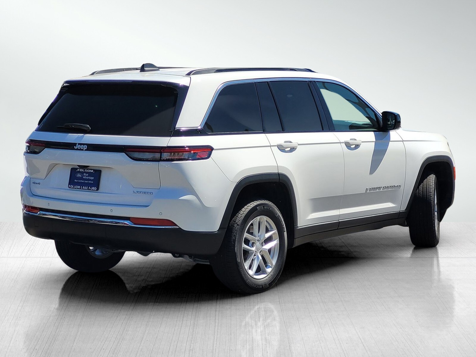 2024 Jeep Grand Cherokee Laredo X photo 3