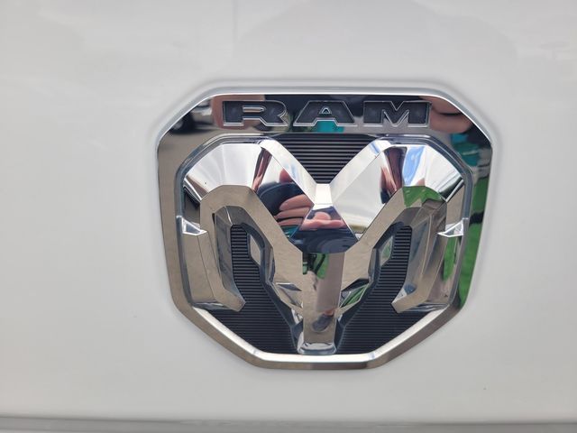 2022 Ram 3500 Laramie photo 6