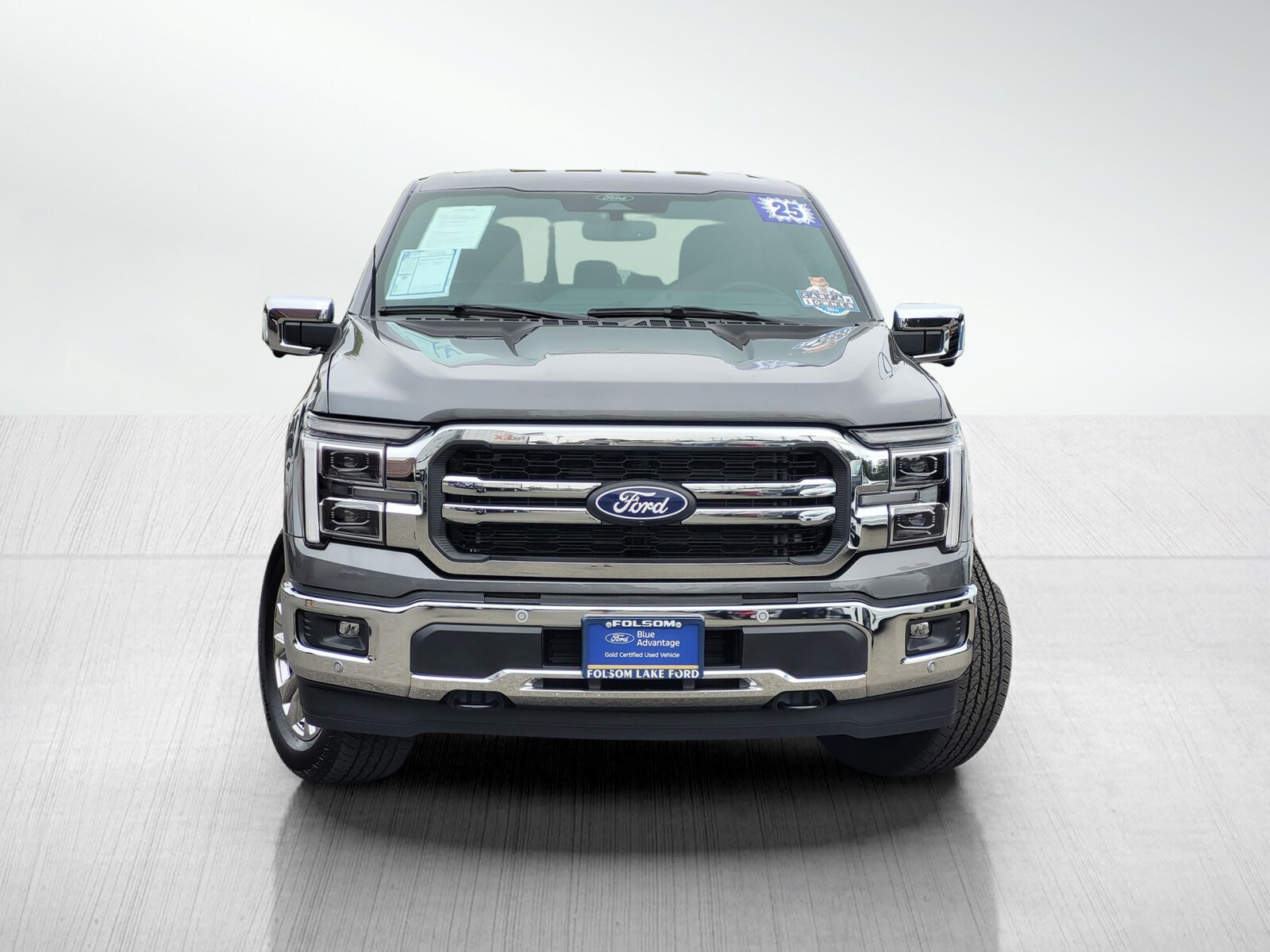 2025 Ford F-150 Lariat photo 2