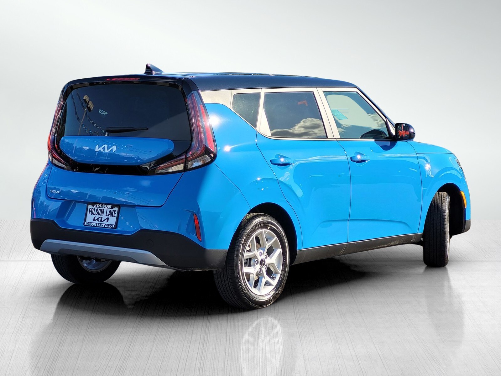 2025 Kia Soul S photo 3