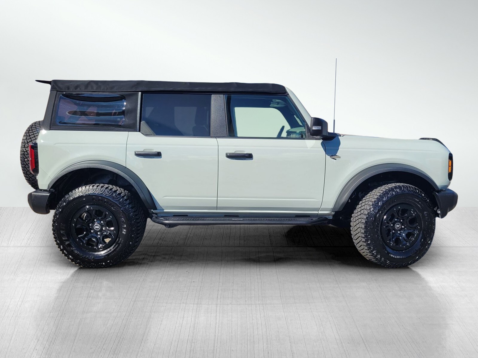 2022 Ford Bronco Wildtrak photo 3