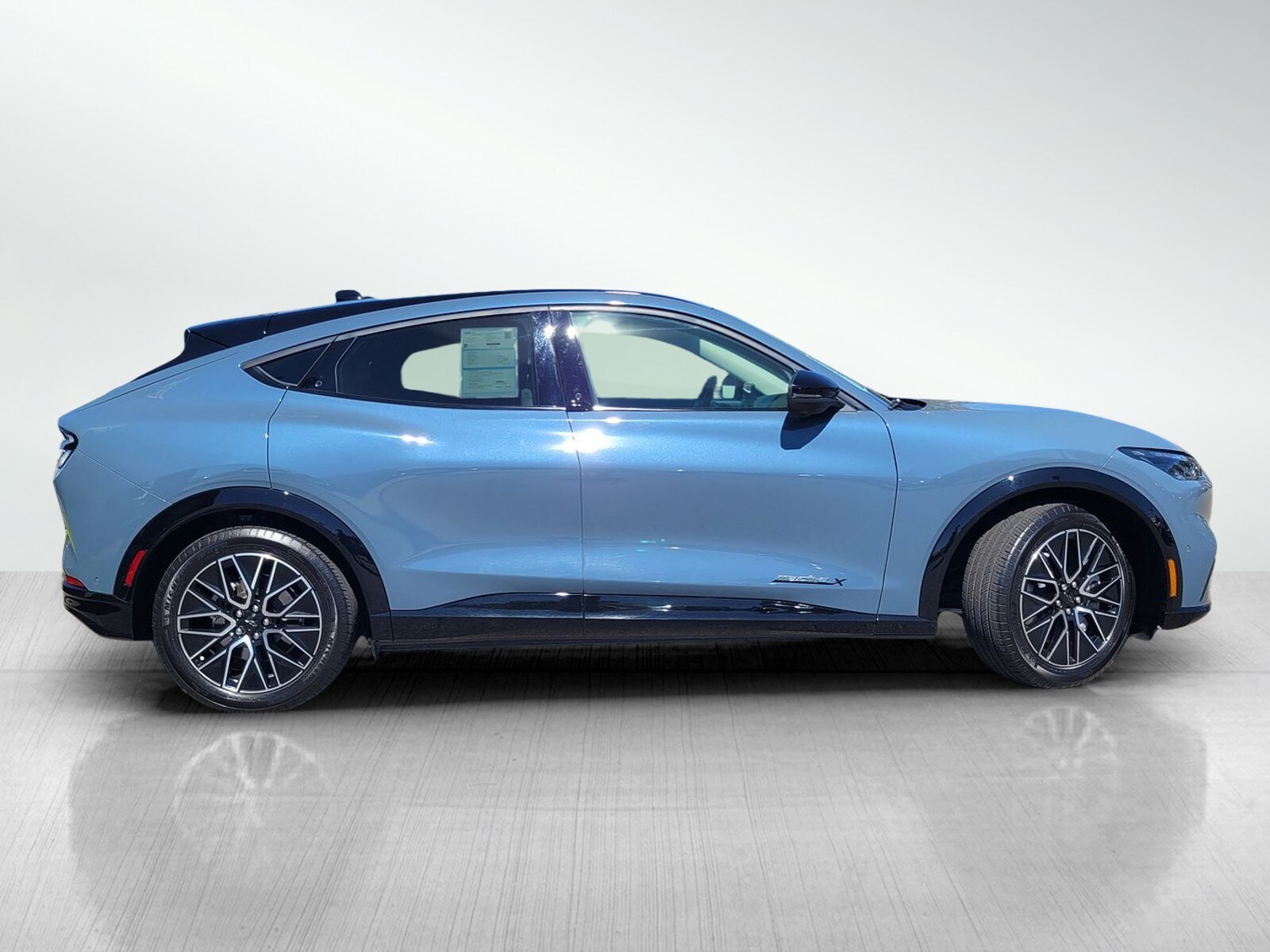 2024 Ford Mustang Mach-E Premium photo 3