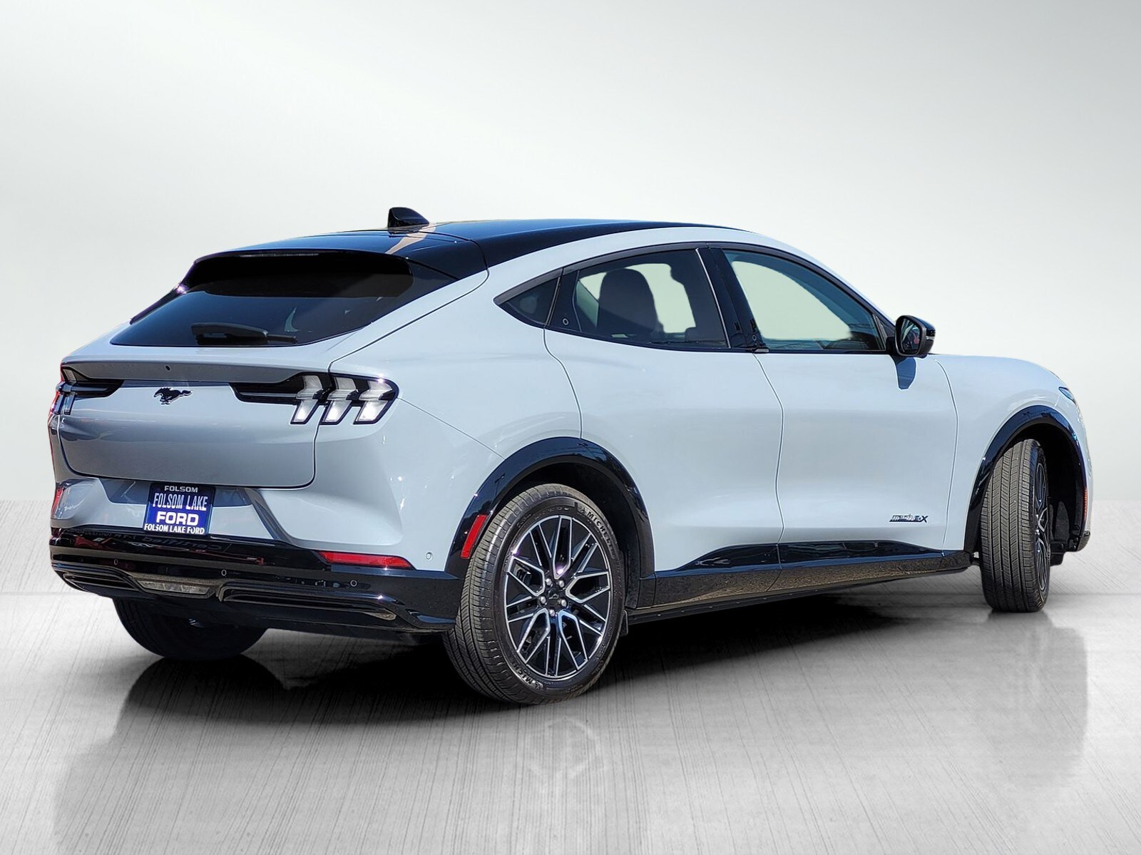 2024 Ford Mustang Mach-E Premium photo 4